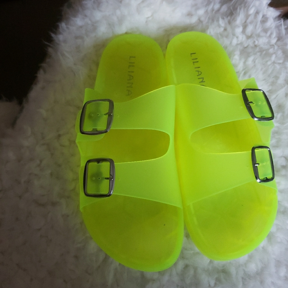 Liliana size 10' Yellow Summer Wear slippers